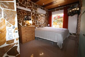 4 bedrooms, in-room safe, iron/ironing board, free WiFi - Vacation resort Costa Blanca, top natural stone resort by the sea (Els Poblets/Alicante, Comunidad Valenciana)