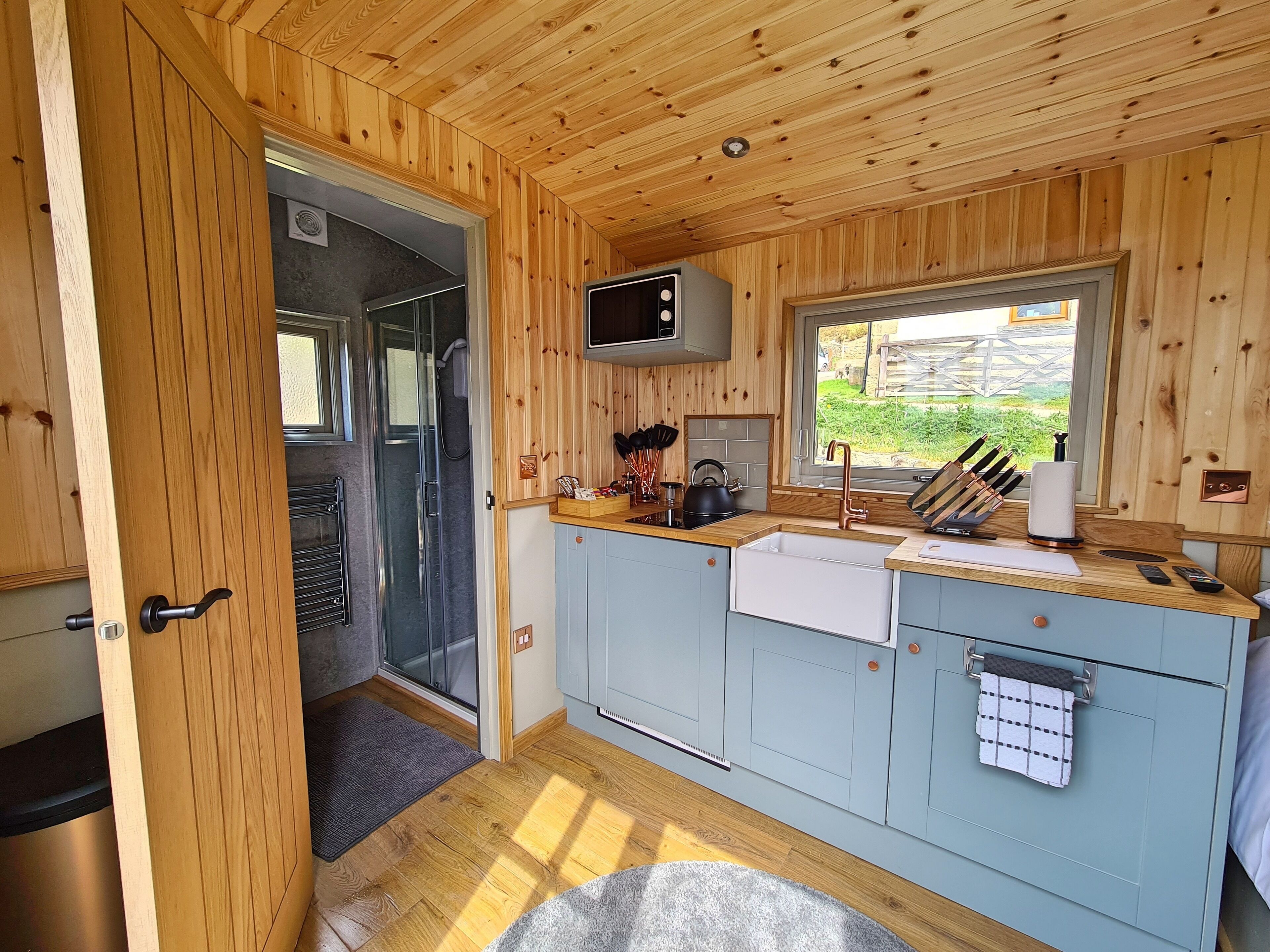 冰箱、微波炉、炉灶、电热水壶