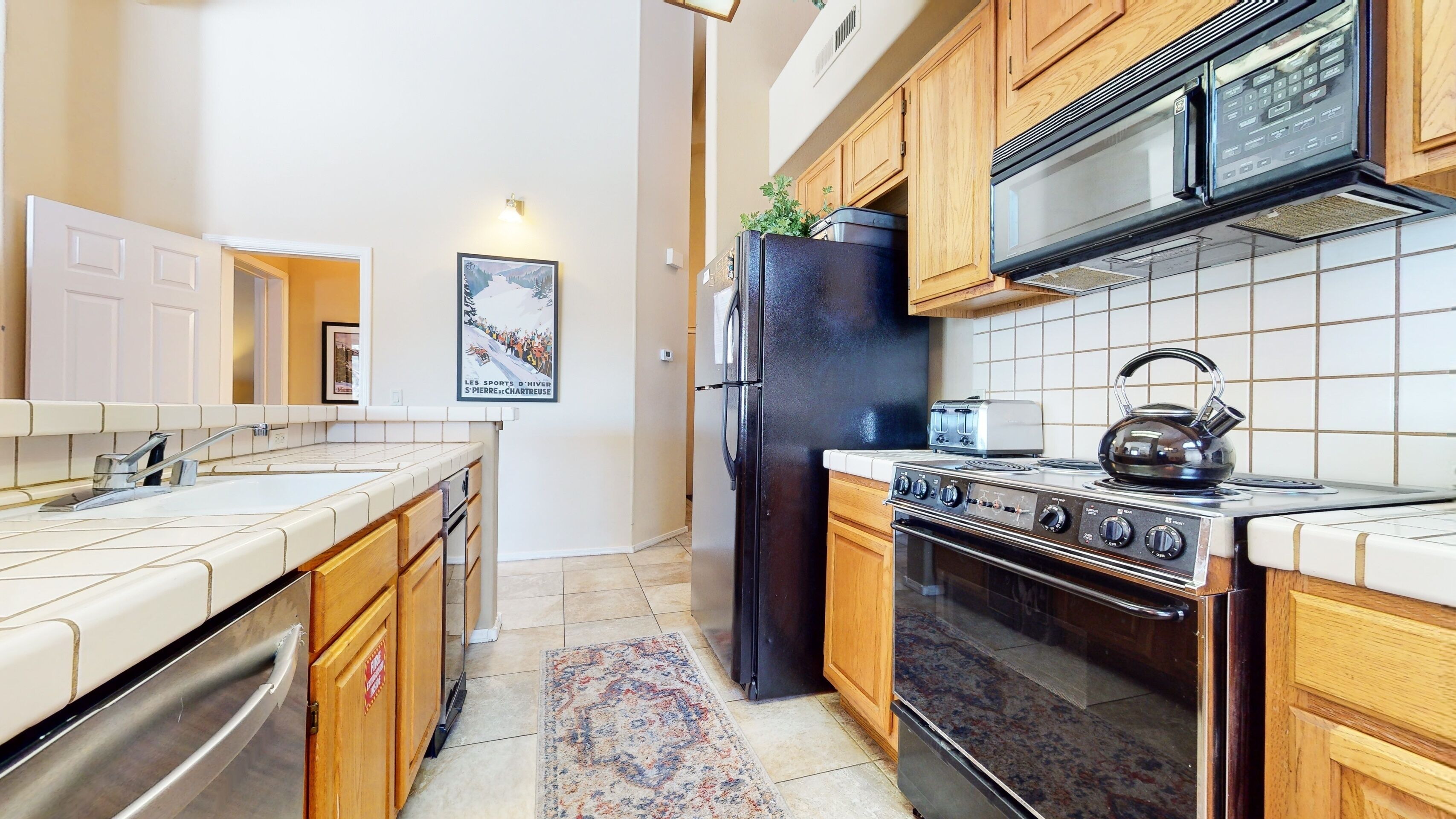 Refrigerador, microondas, horno y lavavajillas 