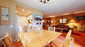 Interior - Snowcreek #253 (1-Bedroom Condo) - Pets Allowed by RedAwning (Mammoth Lakes)