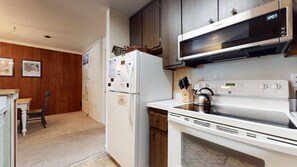 Refrigerador, microondas, horno y lavavajillas 