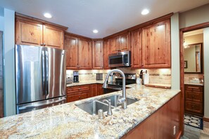 Kühlschrank, Mikrowelle, Geschirrspüler