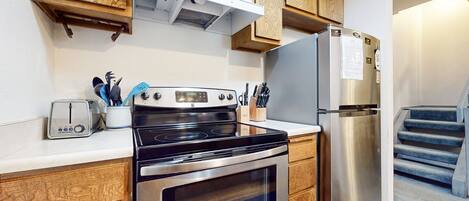 Refrigerador, microondas, horno y lavavajillas