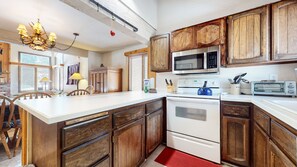 Refrigerador, microondas, horno y lavavajillas