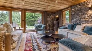 Smart TV, fireplace, DVD player