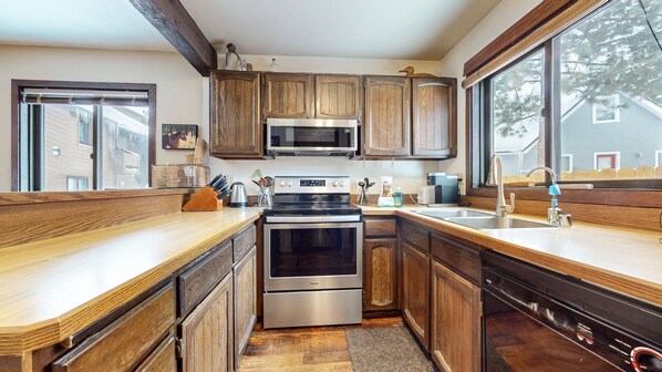 Fridge, microwave, oven, dishwasher