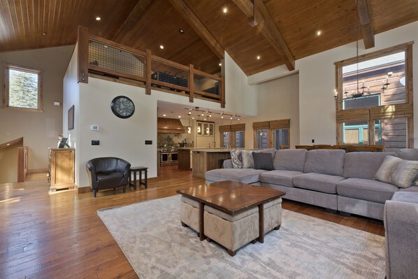 المنشأة من الداخل