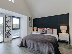 3 bedrooms, free WiFi, bed sheets