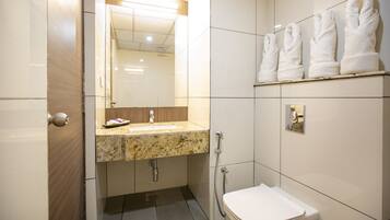 Family Room | Bathroom | Shower, rainfall showerhead, free toiletries, slippers