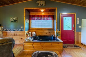 Shower, hair dryer, towels, soap - Honeymoon Suite with Amazing Views, Jacuzzi, Hot Tub & Starlink WIFI (Sevierville)