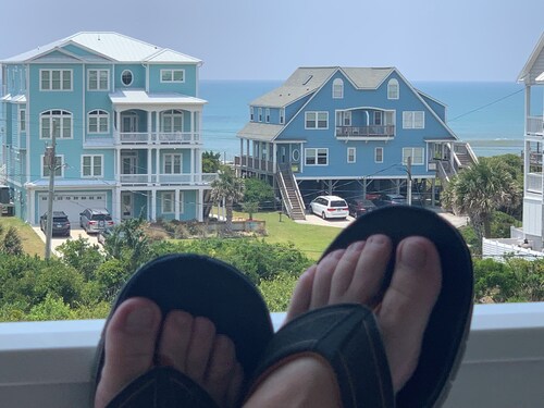 NEW Beautiful Custom Build Beach Home. Oceanview Private Heated Pool