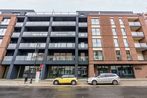 Exterior - Miskant Apartment |  Stylish Apartment with Parking & Balcony | Excellent Location Near Poznań's Old Town | Romantic Stay in Poznań (Poznan)