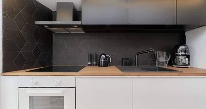Zweistöckige Wohnung in Wrocław | Balkon und Parkplatz