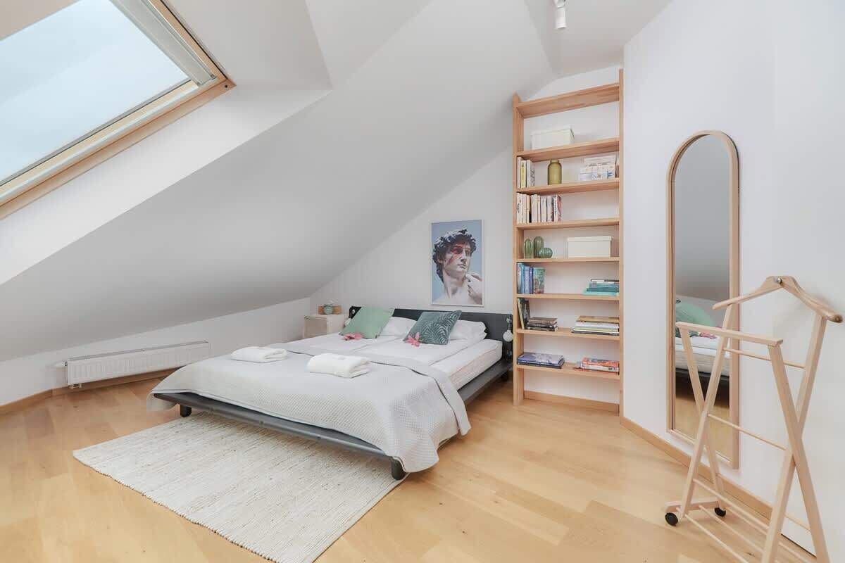 1 soverom, skrivebord, strykejern/-brett og wi-fi