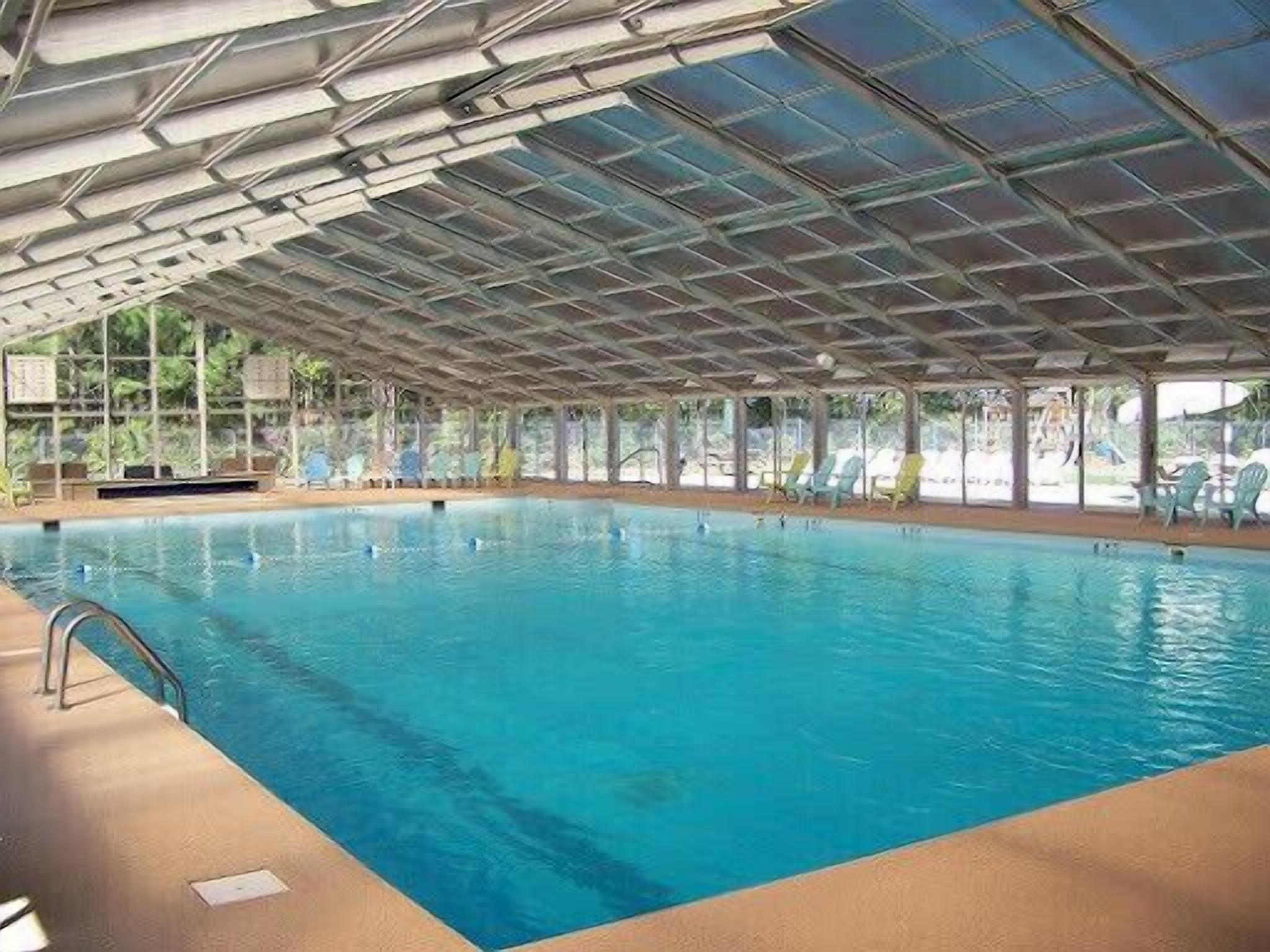 Piscine couverte, piscine extérieure