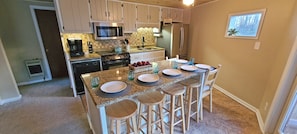 Coffee/tea maker, fridge, microwave, oven - Unique mountain getaway! Hot tub, game room, year round community pool! (Ellijay)