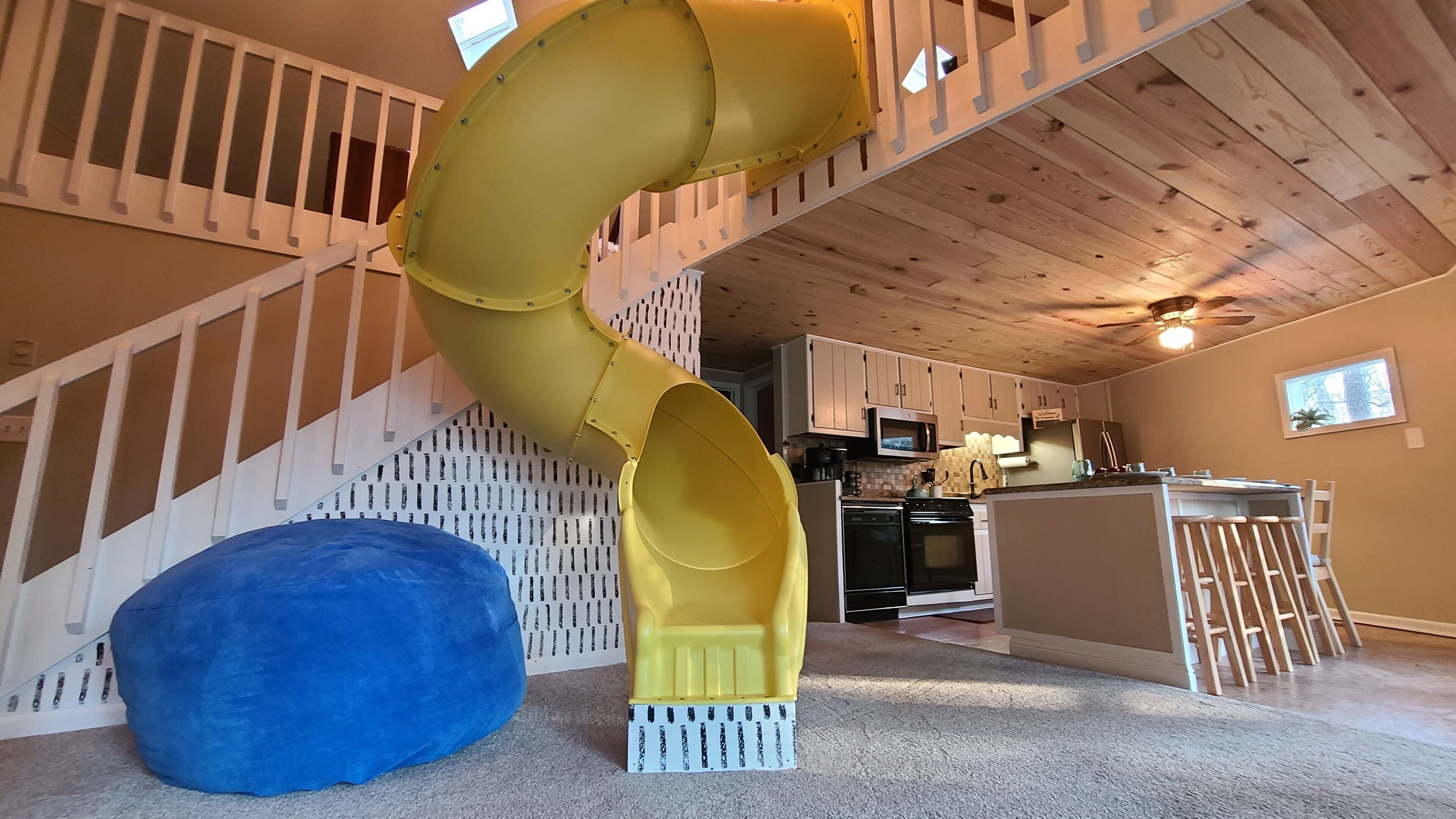 Unique mountain getaway! Hot tub, game room, year round community pool!