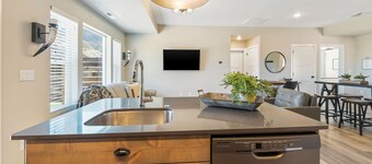 BLACK SHEEP INN Newly Constructed Merino #1 of 4 Units