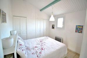 4 chambres, lit parapluie, Wi-Fi gratuit, draps fournis