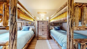3 bedrooms, WiFi, bed sheets