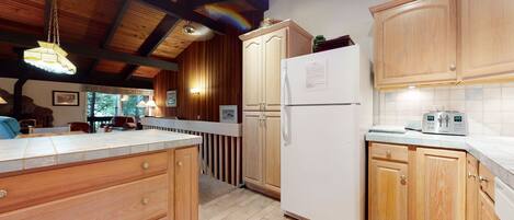 Refrigerador, microondas, horno y lavavajillas