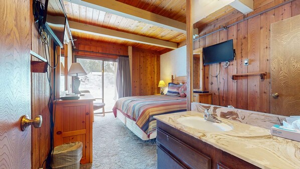 2 bedrooms, WiFi, bed sheets