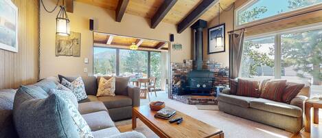 TV, lettore DVD, impianto stereo