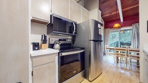 Kühlschrank, Mikrowelle, Ofen, Geschirrspüler