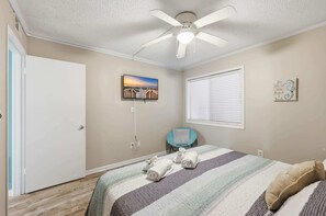 3 bedrooms, iron/ironing board, WiFi, bed sheets