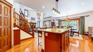 Interior - Timbers 5 Large Luxury Home with Two Master Suites, Perfect for Families by RedAwning (Mammoth Lakes)