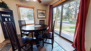 Dining - Snowcreek II 247 Pet-Friendly, Cozy, On the Snowcreek Meadow by RedAwning (Mammoth Lakes)