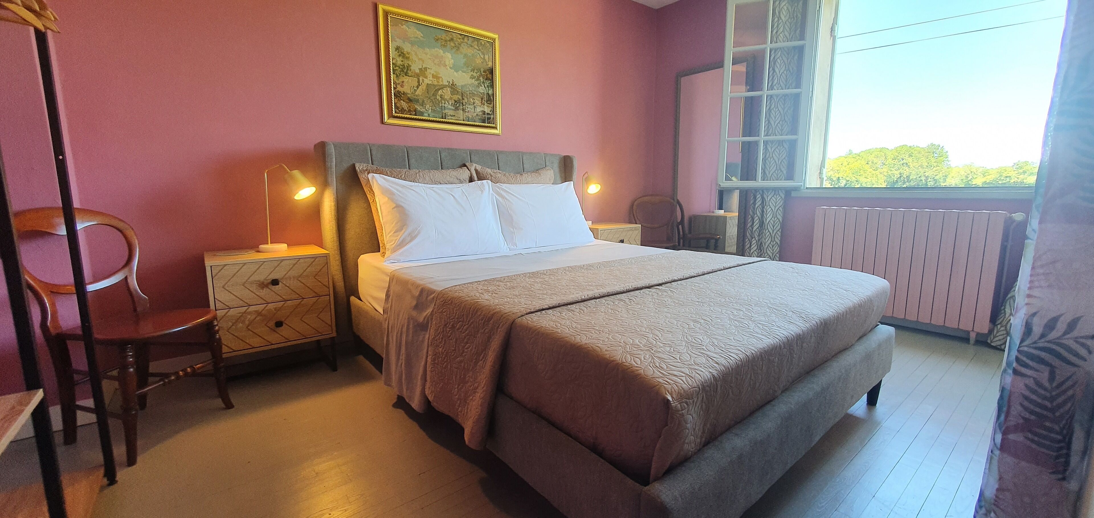 3 chambres, fer et planche à repasser, lit parapluie, Wi-Fi gratuit