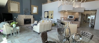 Clear Lake Waterfront Home! Dream Home, enjoy the good life!