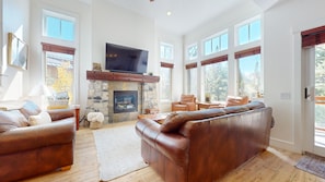 TV, fireplace, offices