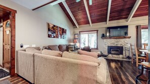 TV, fireplace - Sunshine Village 158 Deluxe, Completely Remodeled, Central Location, Close to it All by RedAwning (Mammoth Lakes)