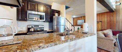 Refrigerador, microondas, horno, lavavajillas