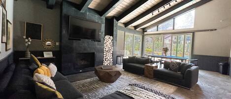 电视、电子游戏