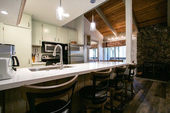 Frigorifero, microonde, forno, lavastoviglie