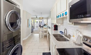 Fridge, microwave, oven, stovetop - Poolside Villas DUNES AWAY, End Unit, VIEWS! Gulf and East Pass, 2 bdr/2ba, pool (Destin)