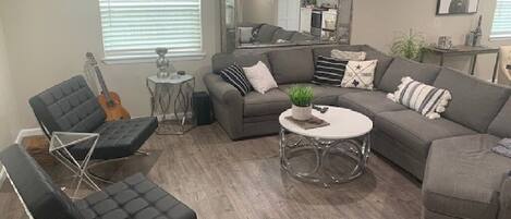 Smart TV, computer monitors