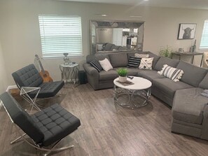 Smart TV, computer monitors