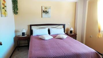 2 chambres, fer et planche Ă repasser, Wi-Fi gratuit, draps fournis