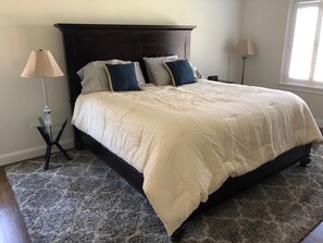 3 bedrooms, desk, iron/ironing board, WiFi