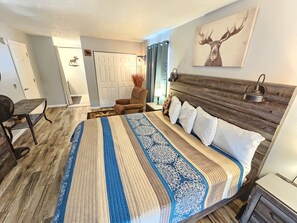 2 habitaciones, escritorio, tabla de planchar con plancha y wifi gratis 