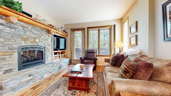 TV, fireplace, DVD player, stereo