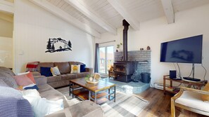 TV, fireplace, DVD player