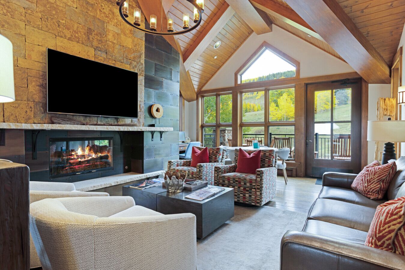 TV connectée, cheminée