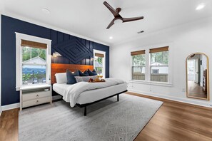 3 bedrooms, desk, iron/ironing board, travel cot