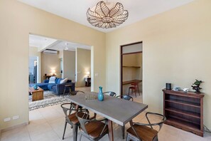 Dining - Lush Privacy, Rooftop, Pool & A/C & walking to Tamarindo (Tamarindo)