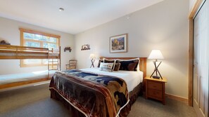 2 chambres, fer et planche à repasser, Wi-Fi, draps fournis